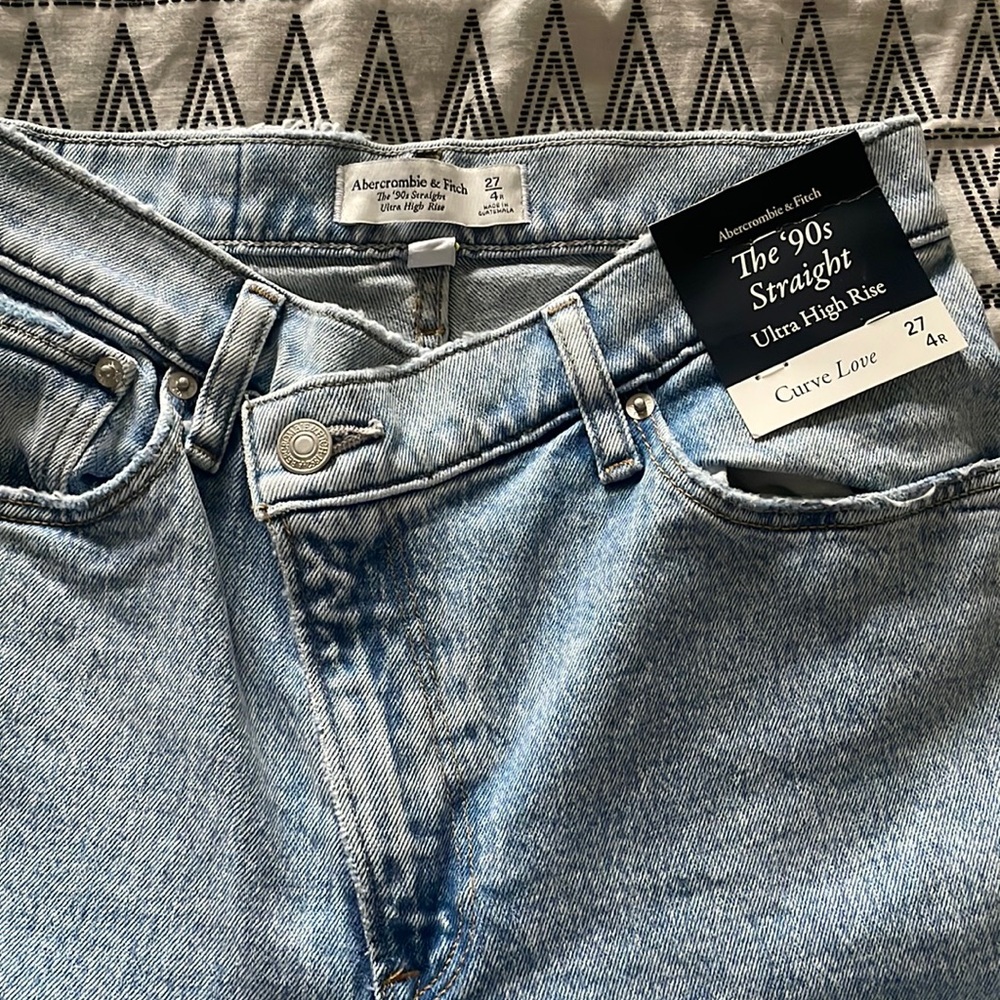 Abercrombie & Fitch The 90’s Straight Ultra High Rise. Curve Love